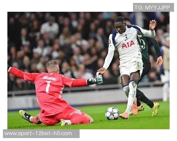 昔日主帅范德芬解析澳波执着战术全场压迫的背后故事